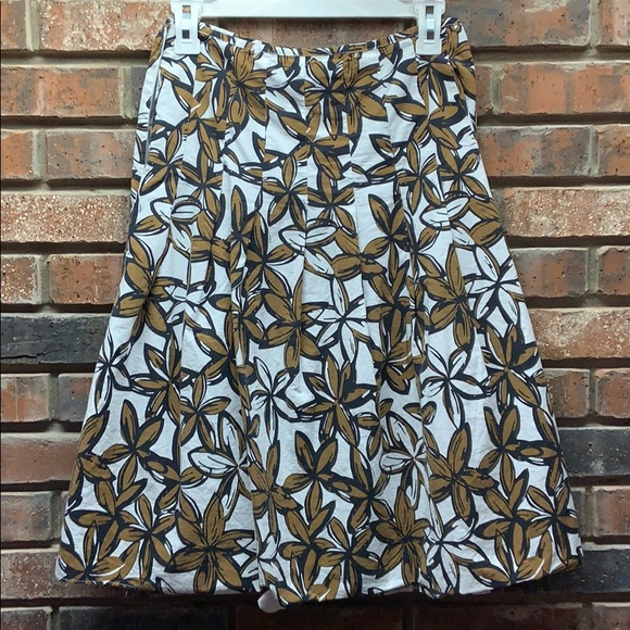 New York & Co. Knee Length Skirt - Picture 2 of 3